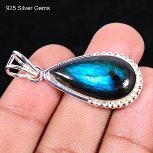Labradorite Pendant, Blue Flash Labradorite Pendant, Sterling Silver Pendant, Gift for Her, Gemstone Pendant, Designer Pendant Gift For Wife