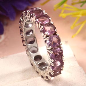 Anillo de eternidad de amatista, anillo hecho a mano de plata esterlina maciza 925, anillo de promesa, anillo delicado, anillo de plata único, regalo del día de San Valentín para ella
