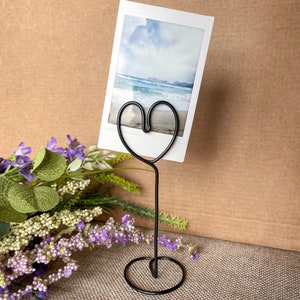 Fotostandaard met hart | Fotohouder met draad | Polaroid-fotostandaard | Tafelnummerstandaard | Woondecoraties | Nieuw huiscadeau, tafeldecoratie bruiloft
