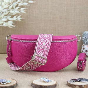 Fuchsia Leder Umhängetasche für Frauen mit extra Gemusterten Trägern, Damen Leder Bauchtasche, Crossbody Tasche, Schultertasche Gürteltasche