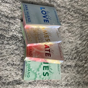 Verdrehte Liebe (Foiled Covers) Kanten - 4 Buchreihen! Auf Bestellung