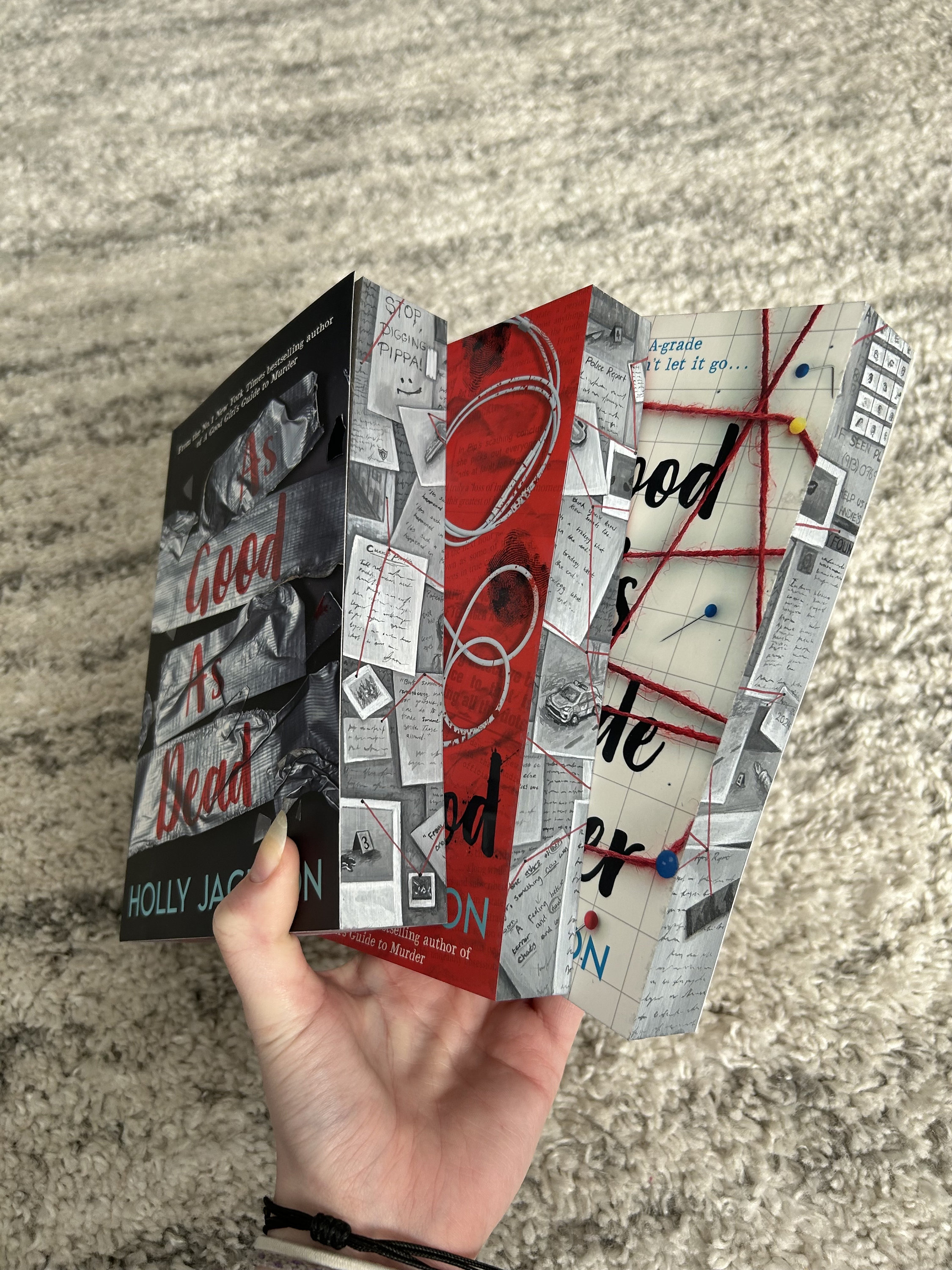 A Good Girls Guide to Murder -uk Edition Box Set Hand