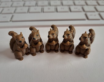 100 Mini Eichhörnchen