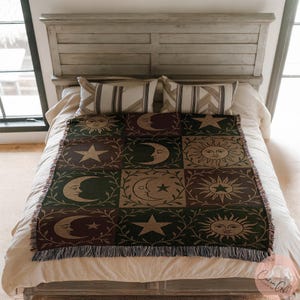 Sun and Moon Tapestry Blanket, Celestial Themed Throw Blanket, Bohemian Sun Moon Stars Blanket, Vintage Style Bed Blanket