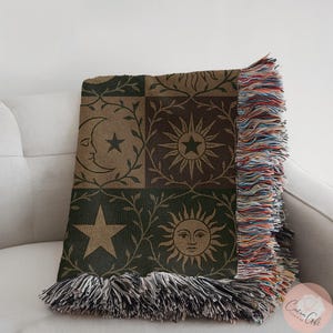 Bohemian Sun and Moon Tapestry Blanket, Celestial Star Sunburst Throw, Cozy Fringe Throw for Couch, Boho Home Decor