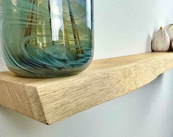 Estante flotante de pared de madera maciza con borde de árbol lijado - soporte oculto - longitudes de 40 cm - 100 cm en diferentes colores