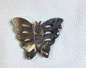 Beautiful Natural Carved Butter Fly Mother Of pearl 18Cts Weight Carving Butter Fly MOP Cabochon For Pendant 32X39MM MOP Carving Gemstone