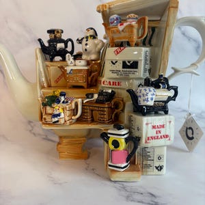 Paul Cardew Teapot Signed - Etsy