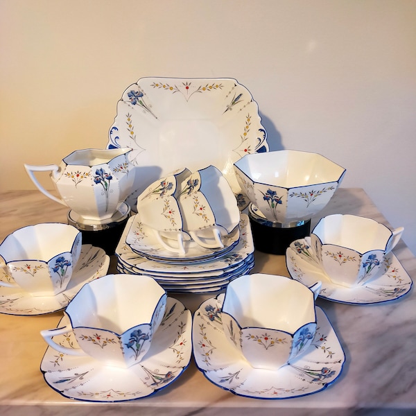 Shelley Queen Anne shape Blue Iris Pattern no. 11561 full tea service c.1920s excellent condition