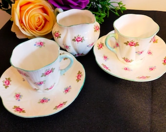 Shelley England Rosebud Creamer – Dainty Green Trim, Vintage China