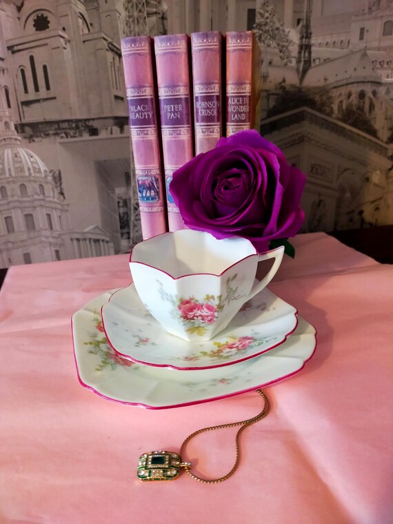 クイーンアン ティーカップ＆ソーサー Queen Anne スィート