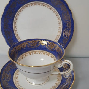 Vintage Shelley Powder Blue And Gilded China Tea Trio In Gainsborough Shape