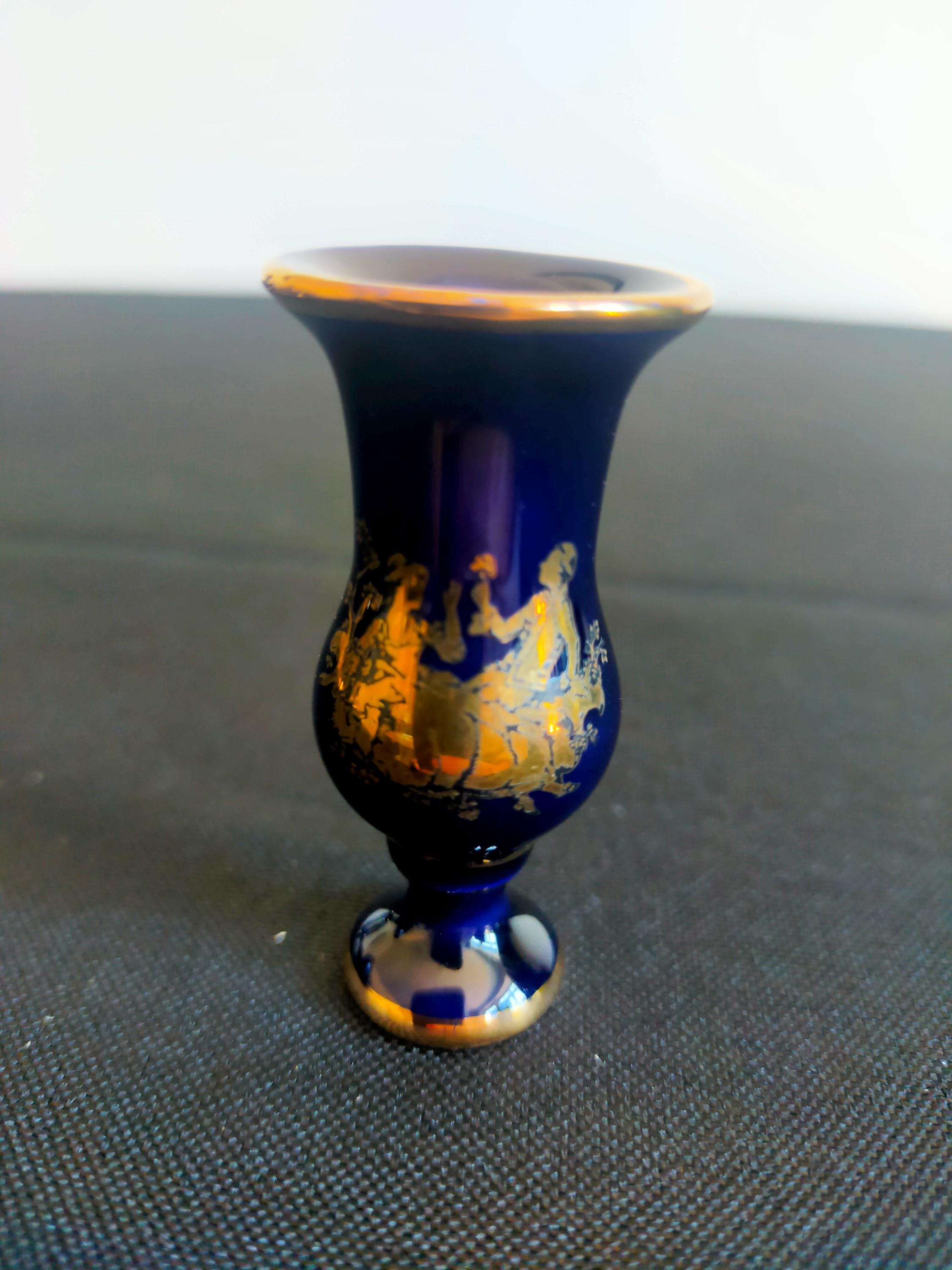 ヴィンテージのミニチュア、リモージュカステルのティーセット。美しい