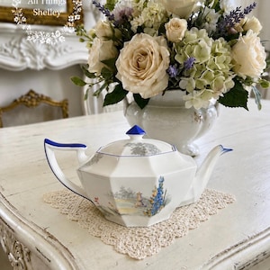 Rare Shelley Queen Anne Teapot Archway of Roses Pattern Vintage English Bone China Collectible