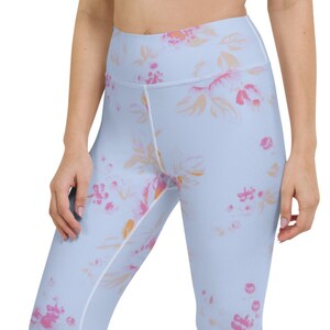 Blue vintage floral yoga capri leggings, yoga pants, floral capris, flower pants, capri leggings, cropped pants, yoga tights, floral tights