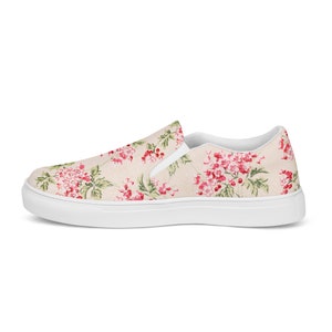 Pink floral women’s slip-on canvas shoes