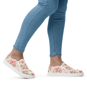 Pink floral women’s slip-on canvas shoes