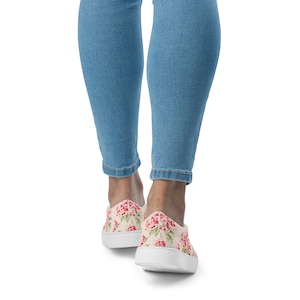 Pink floral women’s slip-on canvas shoes