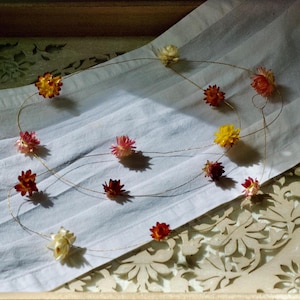 Ghirlanda di fiori di paglia, catena di fiori secchi, decorazione da tavolo, arredamento boho, decorazione naturale per matrimoni