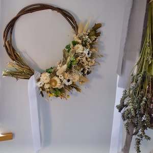 Couronne de fleurs séchées neutres, cerceau de fleurs éternelles, décoration de fleurs séchées, fleurs et feuillages véritables séchés