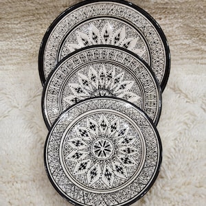 Set of 2 plates of 22cm, 25cm or 30cm |Made and painted by hand | Art de la Table | Moroccan dishes | Safi pottery