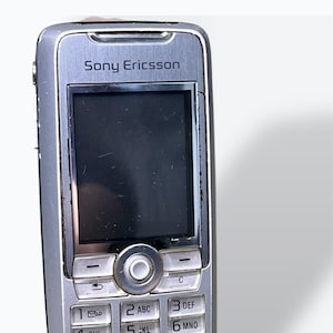 Sony Ericsson K700 Y2K Mobile Phone – Early 2000s Icon – Vintage Cell Phone – Collectible – Untested with Battery