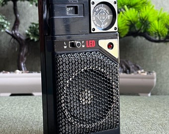Vintage Torsan AM/FM Radio: 1980s Turkish Portable Audio