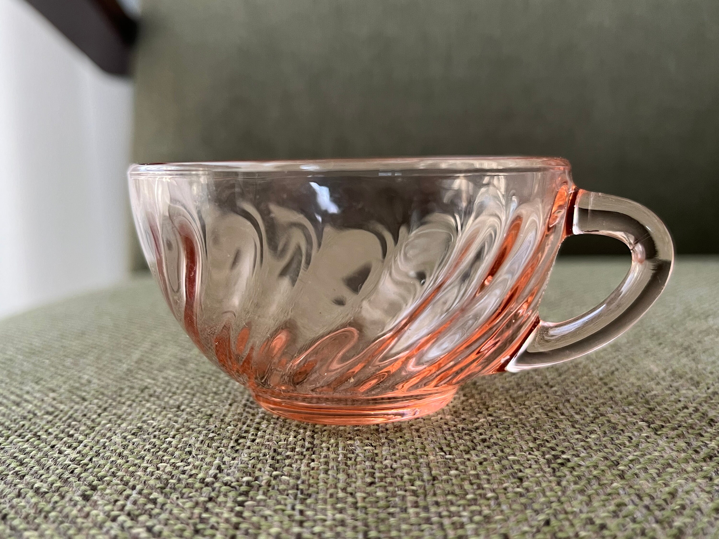 Service à Café Ou Thé Arcoroc Modèle Rosaline - Vintage Rose - Ensemble Tasse Et Soucoupe En Verre - Occasion
