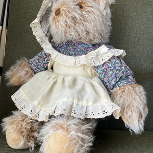 Continuïteit UK Sonata Scruffy Lady Bear 2 Toned Plush 1994, Vintage pluche, Vintage teddybeer