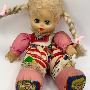 Vintage 1993 T.T. Toys Babypuppe: Schlafaugen, rosa Schleife, Sammlerstück, Kinderzimmer Deko