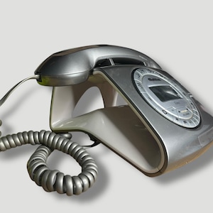 Retro Landline Telephone with Digital Display – 2000s Classic Home Phone – Fully Working