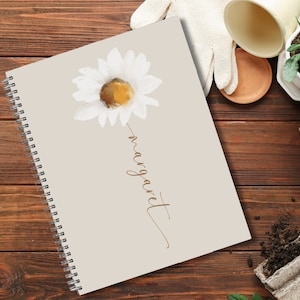 Cuaderno espiral personalizado Daisy Script, cuaderno espiral de 8,5 x 11 pulgadas, personalizado con nombre, diario personalizado, regalo para ella, regalo para amiga