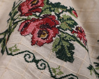 Monica Tuch für Mama, Einzigartiges besticktes Textil, Vintage Monica Cloth Collection, Nostalgie Revived, besticktes Textil