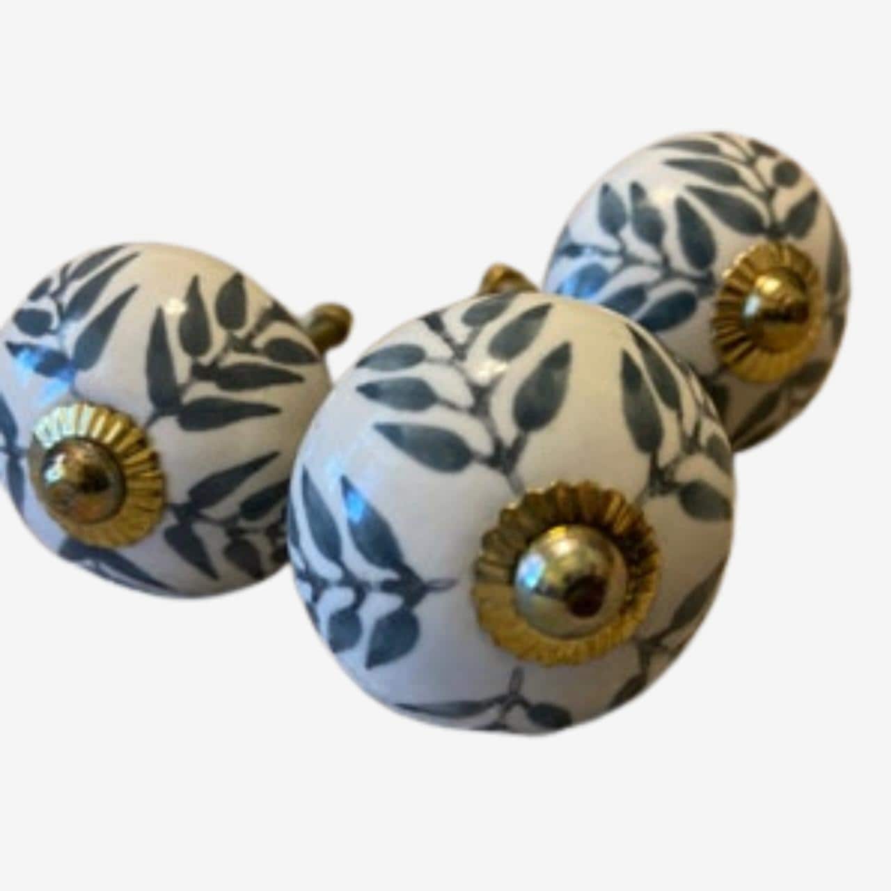 手描きのセラミックキャビネットノブ：グレーフローラルヴィンテージ