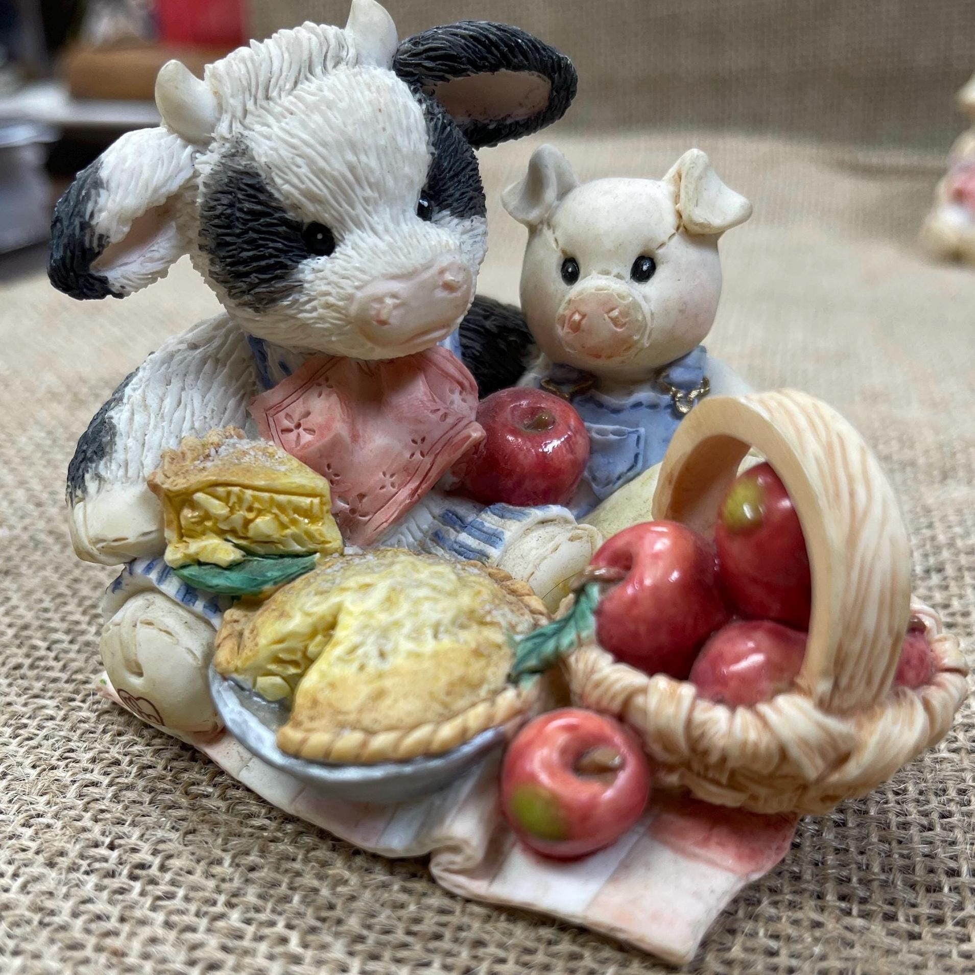 Mary's Moo Moos adorable country  collectibles. “You Are The Apple of My Eye”.