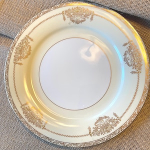 Bancroft by Noritake 10 1/2 in Dinner Plate