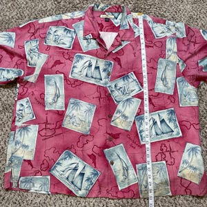 Tommy Bahama heren zijden Hawaiiaans kampshirt XXL tropische kaart zeilboot ansichtkaart rood afbeelding 6