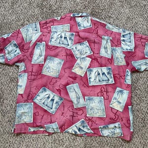 Tommy Bahama heren zijden Hawaiiaans kampshirt XXL tropische kaart zeilboot ansichtkaart rood afbeelding 3
