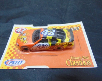 Honey Nut Cheerios 2002 NASCAR Diecast Race Car John Andretti #43 Petty Ent.