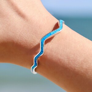 Opal Inlay Ripple Wave Cuff - Unique Ocean Wave Bracelet, Elegant Beach-Inspired Jewelry, Trendy Sea Ripple Design, Gift for Ocean Lovers