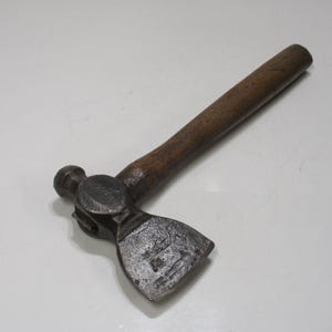 Petit Marteau Ancien – Outil De Collection, Tête En Acier, Sans Marque