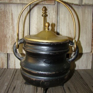 VINTAGE SMALL CAST IRON SMUDGE POT CAULDRON WITH BRASS LID