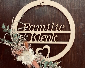 Türkranz Familienschild personalisiert mit Trockenblumen