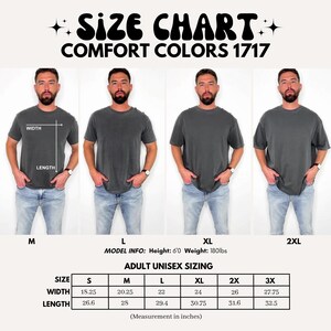 Puede incluir: Tabla de tallas para camisetas unisex en tallas S, M, L, XL, 2X y 3X. La tabla muestra las medidas de ancho y largo en pulgadas. Informaci&oacute;n del modelo: Altura: 1,83 m Peso: 82 kg