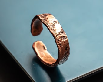 Adjustable copper ring, rustic Viking style for man and woman. Hand made, unique jewelry. Anniversary gift idea men