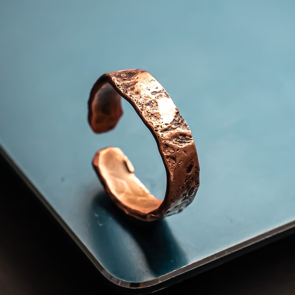 Adjustable copper ring, rustic Viking style for man and woman. Hand made, unique jewelry. Anniversary gift idea men