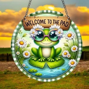 Frog Glam Style Acrylic Sun Catcher, Round Suncatcher, 5.9 Inch Diameter, Window Decoration, Home Decor Gift