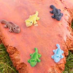 Set of 30 Resin Gecko Decor Pieces, Lizard Figurines, Gecko Miniatures, Reptile Collection, Home Decor Accent