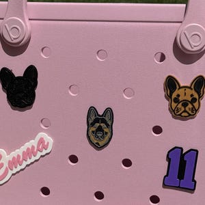 カスタム犬用ボッグバッグボタン、パーソナライズされたペット愛好家用バッグチャーム、3Dプリントボッグバッグアクセサリー、犬ママへのギフト、かわいいバッグデコレーション