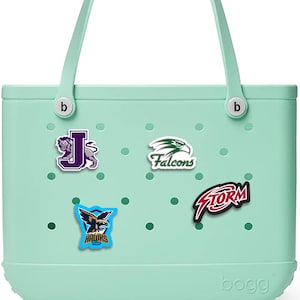 Pendentif de sac Bogg avec logo personnalisé – Cadeau esprit d'équipe imprimé en 3D, étiquette avec logo pour lycée, étiquette de sac Cheer Coach, accessoire personnalisé pour mors Bogg pour les jours de match